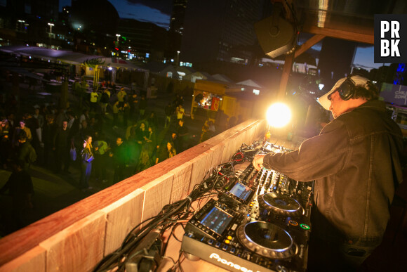 Le festival Garden Parvis vous attend gratuitement du 29 juin au 29 juillet au pied de la Grande Arche de la Défense.