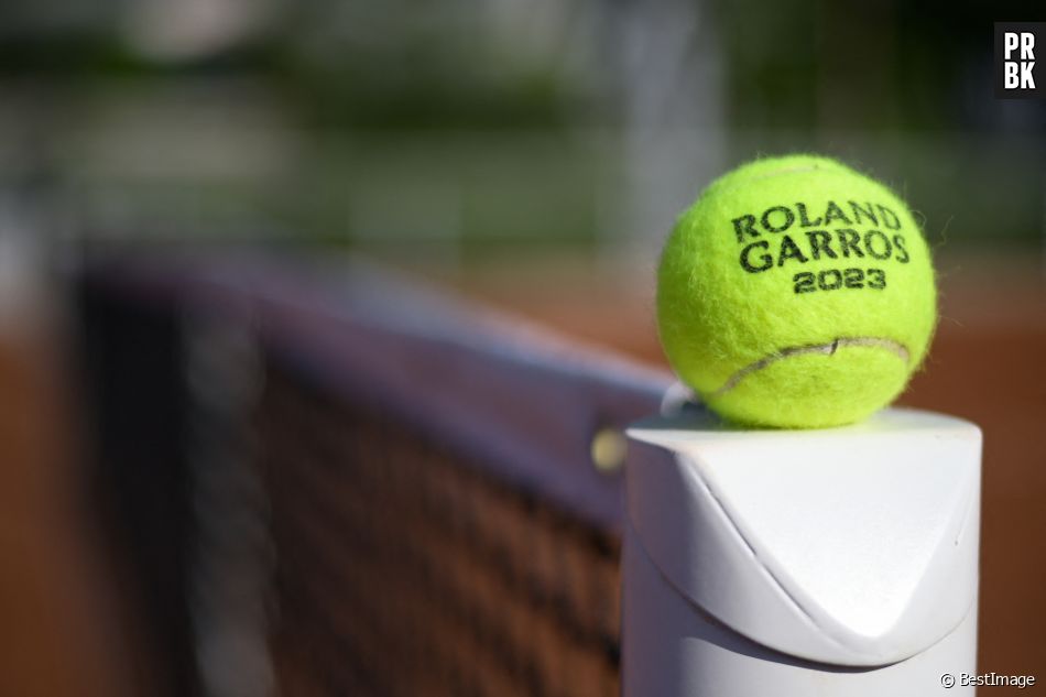 RolandGarros 2023 une spectatrice huée par le public en plein match, gros malaise en direct RolandGarros 2023 une spectatrice huée par le public en plein match, gros malaise en direct
