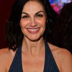 "Une piscine avec des hommes", "une proie"... Helena Noguerra évoque le versant pas super rose et "secure" de la vie de mannequin