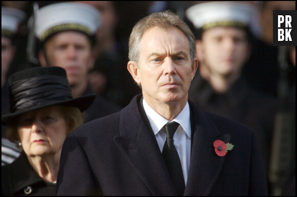TONY BLAIR ET DERRIERE LUI MARGARETH THATCHER - LA FAMILLE ROYALE ASSISTE A UNE CEREMONIE DE SOUVENIR AU CENOTAPH A LONDRES  12th November, 2006: The Royal Family today attended the Remembrance Service held at The Cenotaph in London. Picture here, Prime Minister Tony Blair with just behind him ex-prime minister Margaret Thatcher.