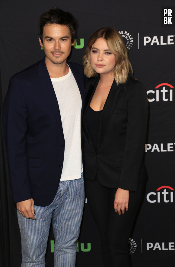 Tyler Blackburn et Ashley Benson au photocall de la série "Pretty Little Liars" au 34ème Paley festival à Los Angeles le 25 mars 2017.