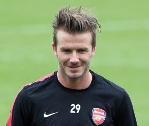 David Beckham participe a l'entrainement de l'equipe du FC Arsenal a Shenley. L'ancien capitaine de l'equipe nationale d'Angleterre avait envie de s'eprouver physiquement et il ne semble pas question qu'il integre cette equipe. Le 29 janvier 2013 