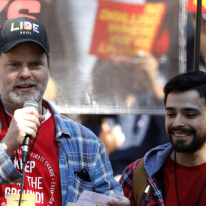 Rainn Wilson - Les stars s'investissent dans la manifestation en faveur du climat "Fire Drill Fridays" à Los Angeles le 7 février 2020. © Future-Image via ZUMA Press / Bestimage