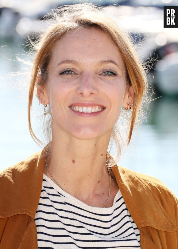 Elodie Varlet au photocall de la série "Plus belle la vie" lors de la 24ème édition du Festival de la Fiction TV de La Rochelle, France, le 17 septembre 2022. © Patrick bernard/Bestimage 