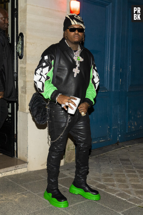 Pourtant, il cartonne actuellement avec son dernier album.
Gunna (Sergio Kitchens) - People à Paris en marge de la fashion week le 23 janvier 2022. © Pierre Perusseau / Bestimage