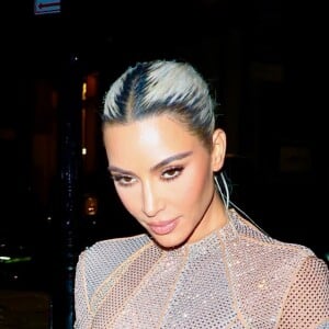 Kim Kardashian fait un passage au défilé Fendi lors de fashion week à New York le 9 septembre 2022. 