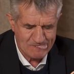Les Traîtres : Jean Lassalle se régale face à de la nourriture ignoble, il dégoûte (et fait marrer) tout le monde : "Il s'est cru dans un resto étoilé"