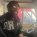 Damso a réalisé son plus grand rêve en s'offrant... un camping-car : ses fans rient (et paniquent)