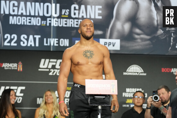 Ciryl Gane (France) lors de l'avant-combat opposant Ciryl Gane à Francis Ngannou lors de la pesée publique au Anaheim Convention Center à Anaheim, Californie, Etats-Unis, le 21 janvier 2022. © Dalton Hamm/Zuma Press/Bestimage