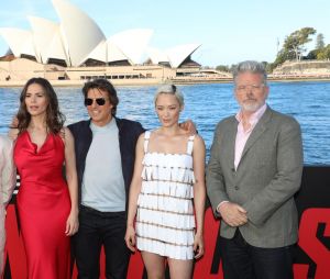 Sydney, AUSTRALIA - MISSION: IMPOSSIBLE - DEAD RECKONING PART ONE Photo Call with a backdrop of Sydney Opera House and Sydney Harbour Bridge. Pictured: Simon Pegg, Hayley Atwell, Tom Cruise, Pom Klementieff, Christopher McQuarrie 