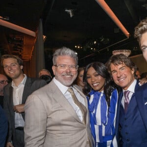 Christopher McQuarrie, Angela Bassett, Tom Cruise, Austin Butler au déjeuner des nominés de la 95ème cérémonie des Oscars à Beverly Hills. Los Angeles, le 13 février 2023.  Celebrities at the 95th Academy Awards Nominees Luncheon in Beverly Hills. Los Angeles, February 13, 2023. 