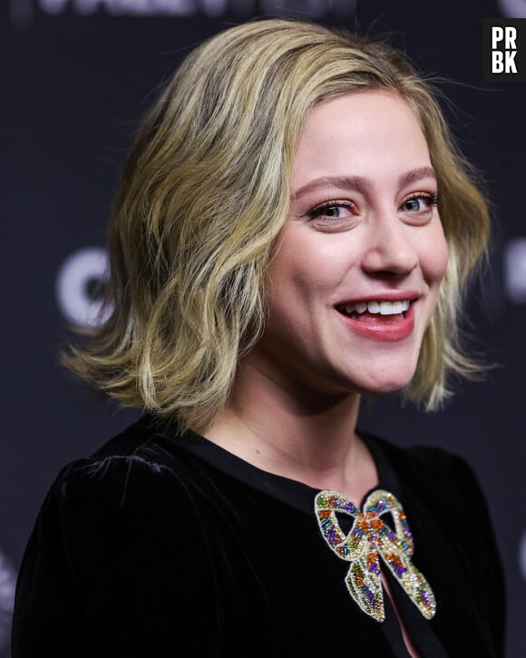 Lili Reinhart - Photocall de la série Riverdale lors du Paleyfest 2022 à Hollywood le 9 avril 2022.