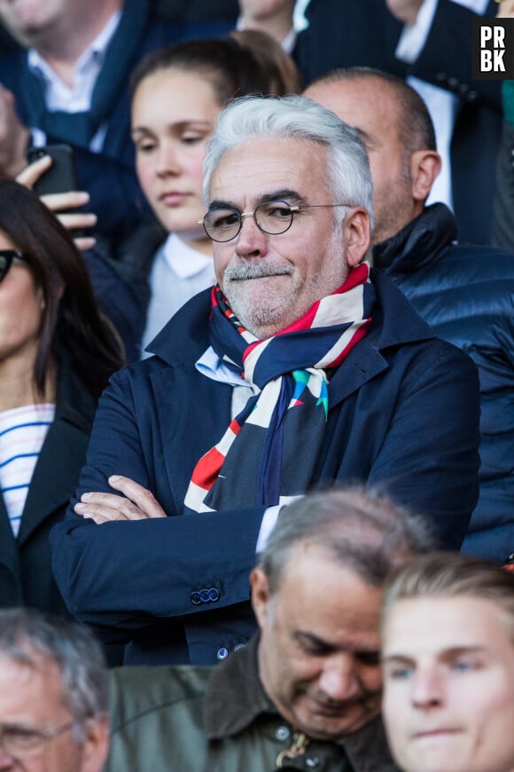 Pascal Praud dans les tribunes du Parc des Princes lors du match de Ligue 1 "PSG - Amiens (5-0)" à Paris, le 20 octobre 2018. Merci de flouter le visage des enfants avant publication 