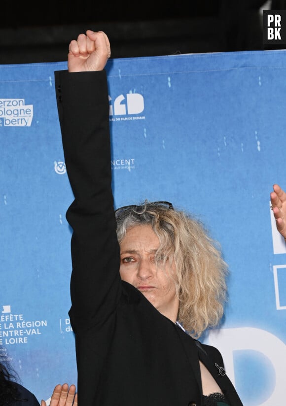 Corinne Masiero - Photocall de la clôture du Festival du Film de Demain (FFD) au ciné Lumière à Vierzon le 5 juin 2022. © Coadic Guirec / Bestimage  Photocall of the closing ceremony of the Festival du Film de Demain (FFD) at the ciné Lumière in Vierzon on 5 June 2022 