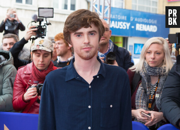 Freddie Highmore rencontre ses fans à l'occasion de la 10 ème édition du Festival Series Mania au Nouveau Siècle à Lille le 23 Mars 2019 © Stephane Vansteenkiste / Bestimage  Freddie Highmore meets his fans during the 10 th edition of Series Mania Festival in Lille, March 23rd, 2019. 