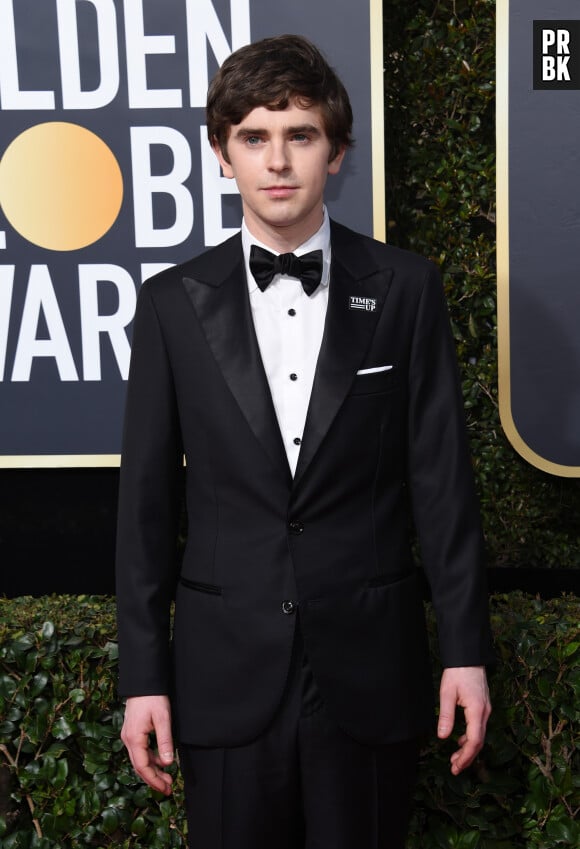 Freddie Highmore sur le tapis rouge de la 75ème cérémonie des Golden Globe Awards au Beverly Hilton à Los Angeles, le 7 janvier 2018. © Chris Delmas/Bestimage  Celebrities on the red carpet of the 75th Golden Globe Awards ceremony held at the Beverly Hilton in Los Angeles. January 7th, 2018. 