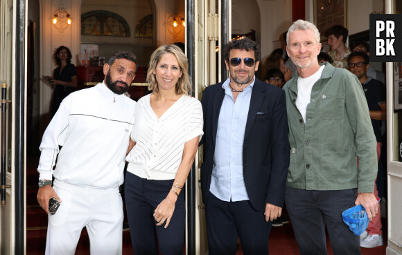 Cyril Hanouna, Maud Fontenoy, Patrick Bruel et Denis Brogniart à la cérémonie de remise des prix pédagogiques pour l'Océan de la Maud Fontenoy Foundation le 8 juin 2023 au cœur du magnifique Théâtre de l’Oeuvre. © Coadic Guirec / Bestimage 