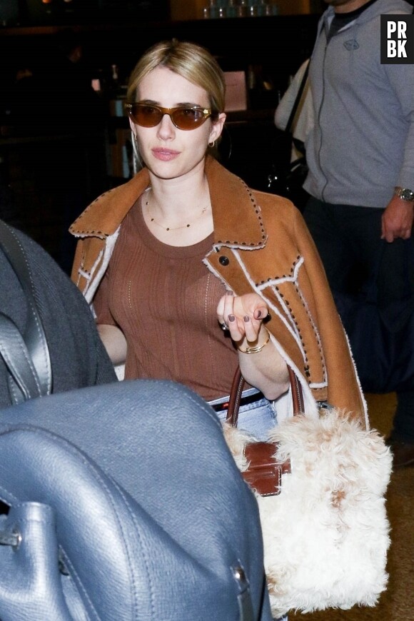 Emma Roberts arrive à l'aéroport de Salt Lake City à l'occasion du festival du film de Sundance le 25 janvier 2019. 