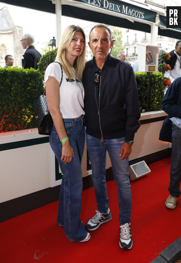 Nikos Aliagas et sa femme Tina Grigoriou - Soirée "L’Art de Vivre Paris" au Deux Magots à Paris le 26 juin 2023. © Marc Ausset-Lacroix/Bestimage