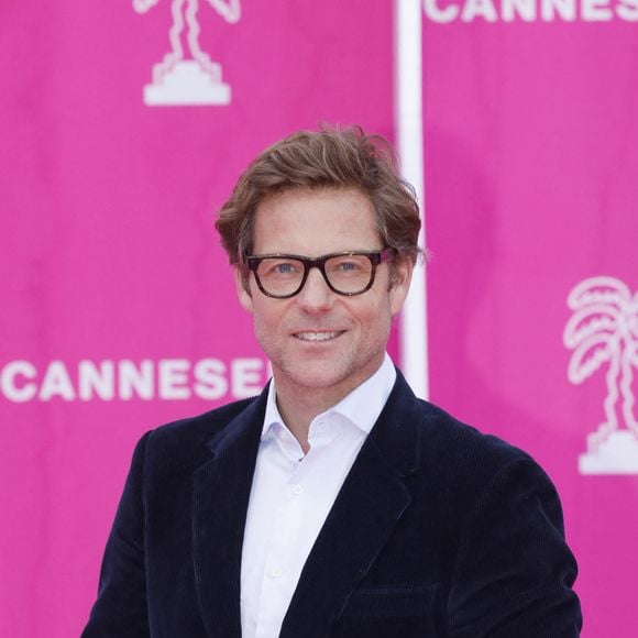 Jamie Bamber lors de 'CanneSeries ' Saison 6 au Palais des Festivals de Cannes le 16 Avril 2023. Photo Denis Guignebourg/BestImage   - Photocall (tapis rose) du festival Canneseries saison 6 au palais des festivals à Cannes le 16 avril 2023. © Denis Guignebourg / Bestimage 