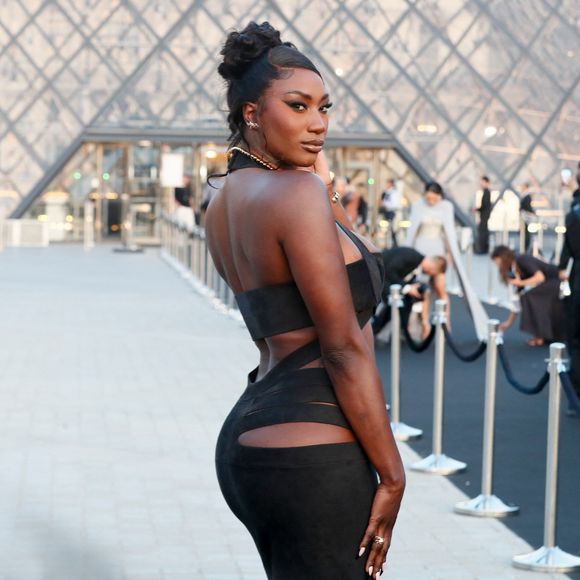 Aya Nakamura a intégré le jury de l'émission Nouvelle École.
Aya Nakamura - Photocall de la soirée Lancome X Louvre lors de la Fashion week de Paris (PFW), dans la cour du musée du Louvre, à Paris, France, le 26 septembre 2023. © Christophe Clovis/Bestimage