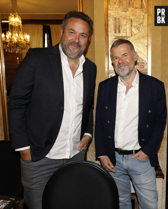 Exclusif - Bruce Toussaint, Eric Naulleau - Librairie Ephémère du Fouquet’s à l'occasion de la remise du Prix du Livre de l’Art de Vivre Parisien et du Trophée du Fouquet’s à Paris le 12 juin 2023. © Marc Ausset-Lacroix/Bestimage 