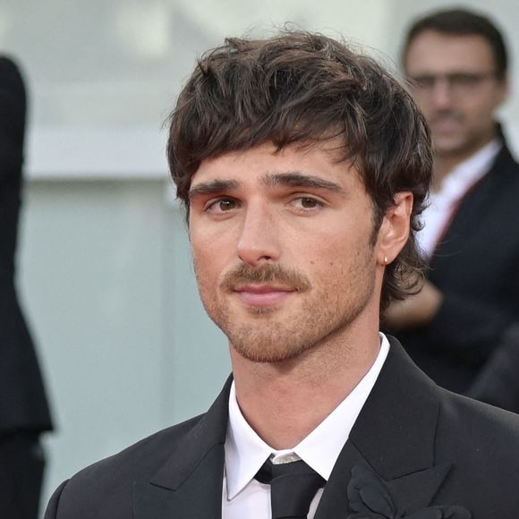 September 4, 2023, Venice Lido, Italy: Jacob Elordi attends the red carpet of movie Priscilla at 80 Venice Film Festival at Paazzo del cinema. ( © Mario Cartelli/SOPA Images via Zuma Press/Bestimage)