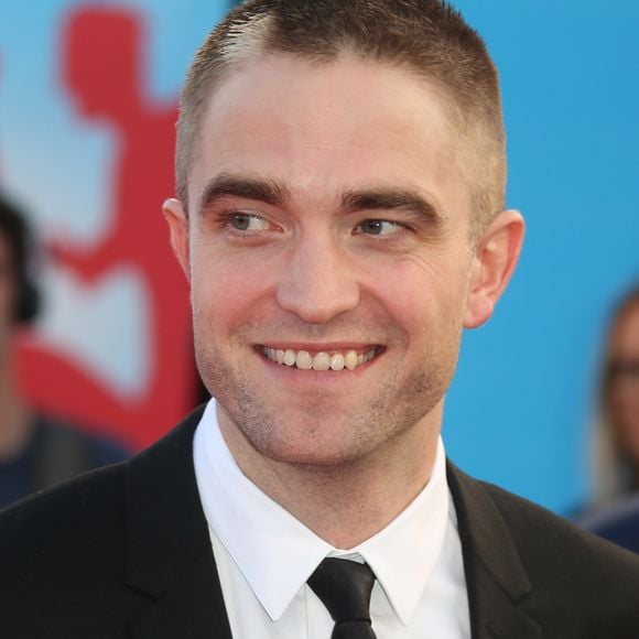 Robert Pattinson - Tapis rouge avant la projection de "Good Time" lors 43ème Festival du Cinema Americain de Deauville le 2 septembre 2017. © Denis Guignebourg/Bestimage 