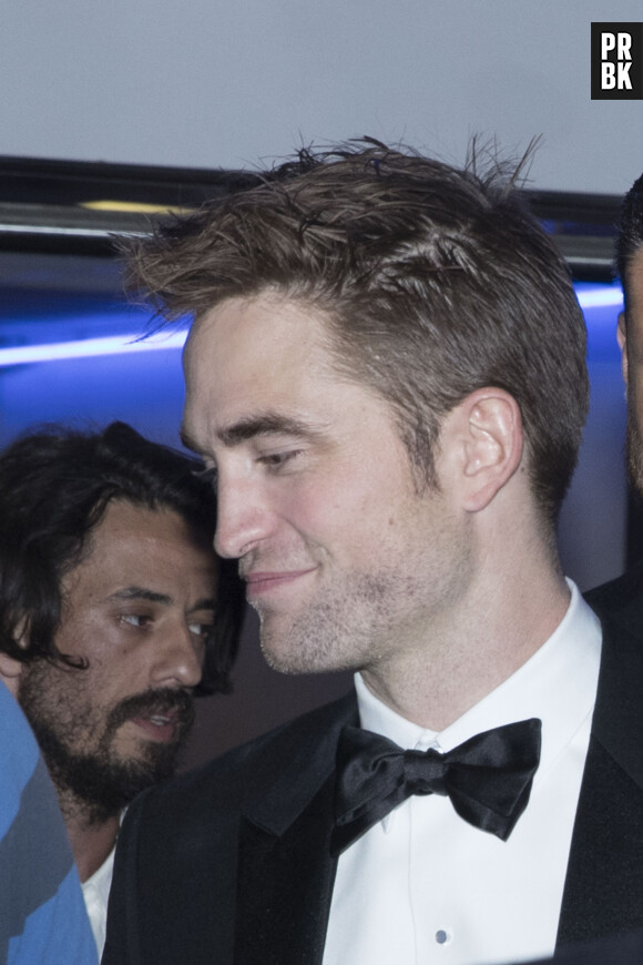 Robert Pattinson - Descente des marches du film "Good Time" lors du 70ème Festival International du Film de Cannes. Le 25 mai 2017. © Borde-Jacovides-Moreau/Bestimage 