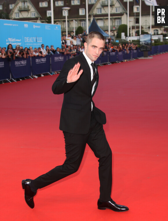 Robert Pattinson - Tapis rouge avant la projection de "Good Time" lors 43ème Festival du Cinema Americain de Deauville le 2 septembre 2017. © Denis Guignebourg/Bestimage 