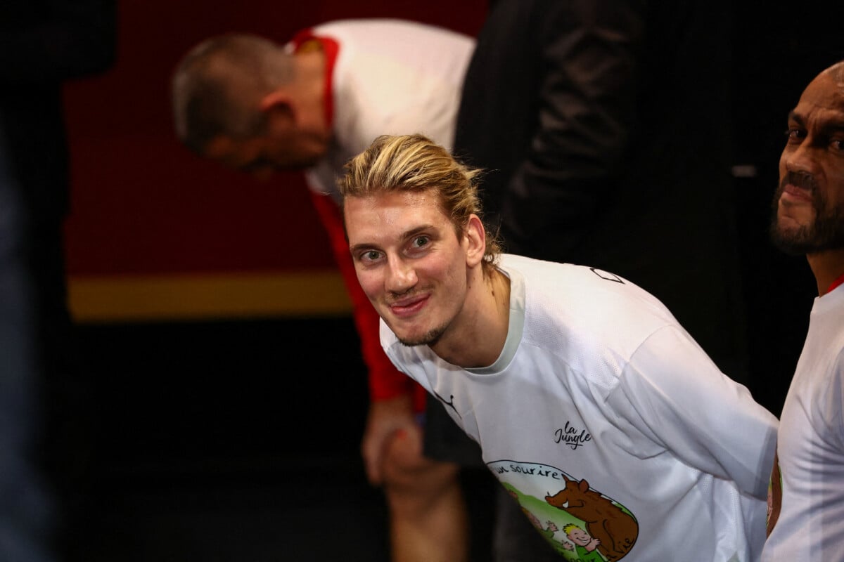  Foto zu Photo : Paul Mirabel during the Gala Match between Legends and RC Lens 