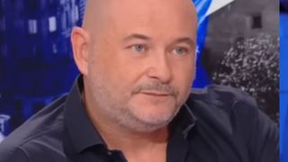 Cauet bientôt innocenté ? Un ex de la plaignante crie au complot : "Elle l'a fait avec Sébastien Cauet, mais aussi avec..."