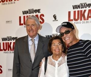Jean-Claude Van Damme et ses parents Eugène et Eliana Van Varenberg lors de l'avant-première du film "Lukas" à Paris le 20 août 2018