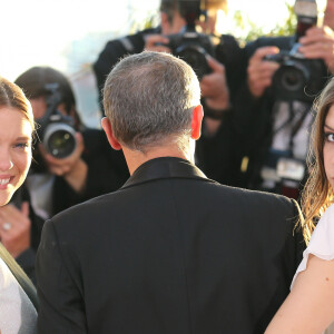 Lea Seydoux, Abdellatif Kechiche (Palme d'Or pour "La vie d'Adele") et Adele Exarchopoulos - Photocall de la remise des palmes lors du 66eme festival du film de Cannes. Le 26 mai 2013  Palme D'Or Winners Photocall during the 66th Cannes Film Festival. On May 26th 2013 