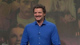 Pedro Pascal a une technique étrange pour apprendre ses textes par coeur, il se qualifie lui-même de "psychopathe"