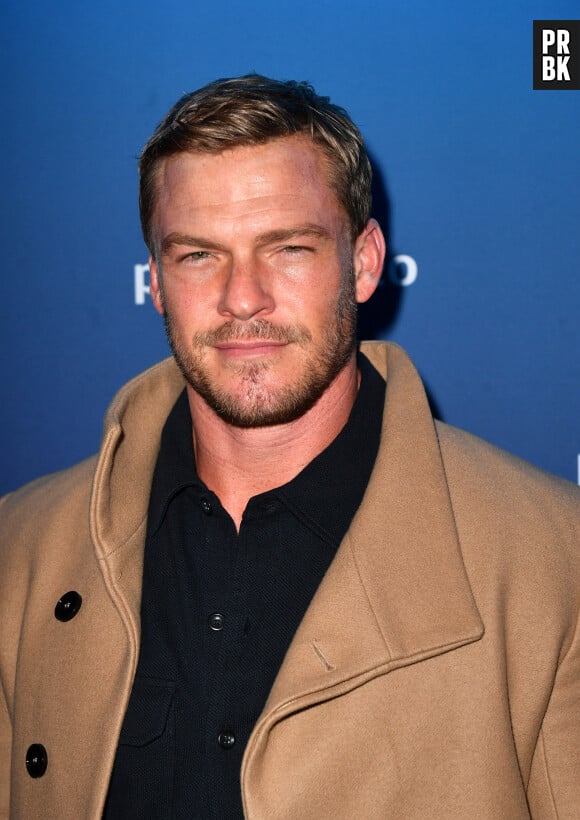 Alan Ritchson lors de l'inauguration de la salle de projection privée et éphémère Amazon Prime Video Club,, place de La Madeleine à Paris. Le 9 décembre 2021 © Veeren / Bestimage