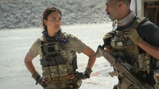 Jessica Alba va à nouveau détruire des mâchoires et ça sera à voir Netflix dès le mois prochain