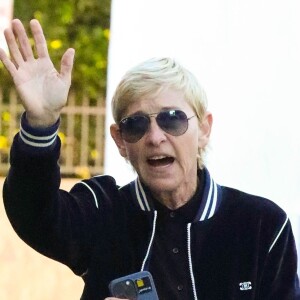 Ellen DeGeneres est en 3e position du classement - Elle DeGeneres dans les rues de Los Angeles.