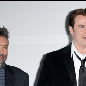 Luc Besson et John Travolta - Avant-première du film From Paris with Love au cinéma UGC Normandie