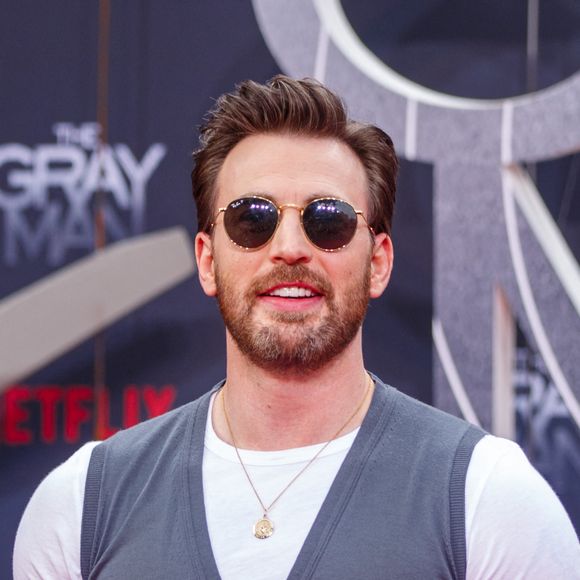 Chris Evans à la première du film "The Gray Man" à Berlin, le 18 juillet 2022.