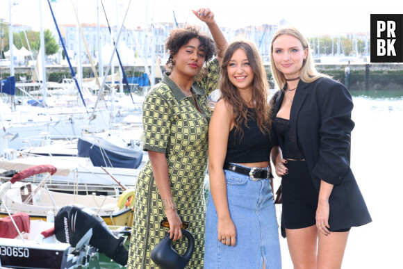 Margaux Aguilar, Zoï Sévérin et Aurélie Pons au photocall de la série "Ici Tout Commence" lors de la 25ème édition du Festival de la fiction de la Rochelle, France, le 16 septembre 2023. © Denis Guignebourg/BestImage