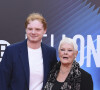 Judi Dench avec son petit-fils Sam Williams - People à la première du film "Belfast" lors du 65ème festival du film de Londres (BFI London Film Festival), le 12 octobre 2021. © Future-Image via ZUMA Press / Bestimage