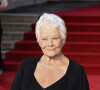 Dame Judi Dench lors de l'avant-première mondiale du film "James Bond - Mourir peut attendre (No Time to Die)" au Royal Albert Hall à Londres le 28 septembre 2021.