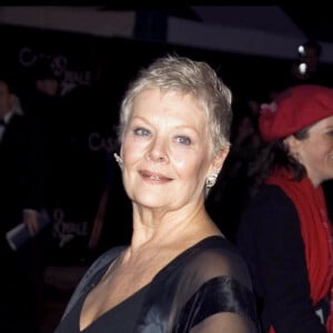 Judi Dench - Première mondiale du nouveau James Bond Casino Royale à Londres