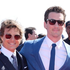 Tom Cruise, Miles Teller et sa femme Keleigh Sperry - Première du film "Top Gun : Maverick" au musée de l'USS Midway à San Diego en Californie. Le 4 mai 2022