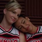 "Ça continue de faire mal" : 4 ans après la mort tragique de Naya Rivera (Glee), Heather Morris lui rend un bouleversant hommage