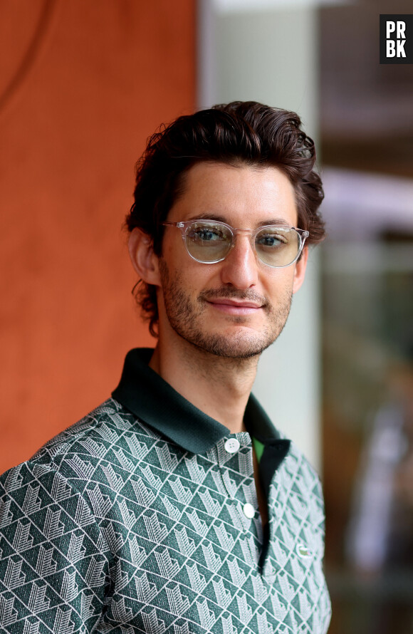 Pierre Niney au village lors des Internationaux de France de tennis de Roland Garros 2023, à Paris, le 11 juin 2023. © Jacovides-Moreau/Bestimage 