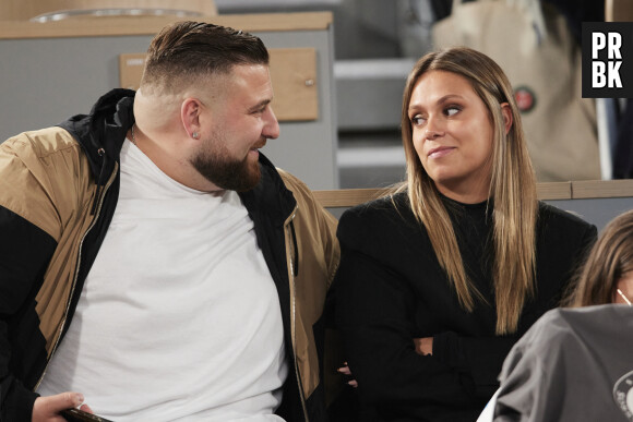 Le couple star de Youtube "Nicocapone", Nicolas "Nico" Scudéri et Daniela "Dani" Pinto dans les tribunes des Internationaux de France de tennis de Roland Garros 2024 à Paris, France, le 1er juin 2024. © Jacovides-Moreau/Bestimage