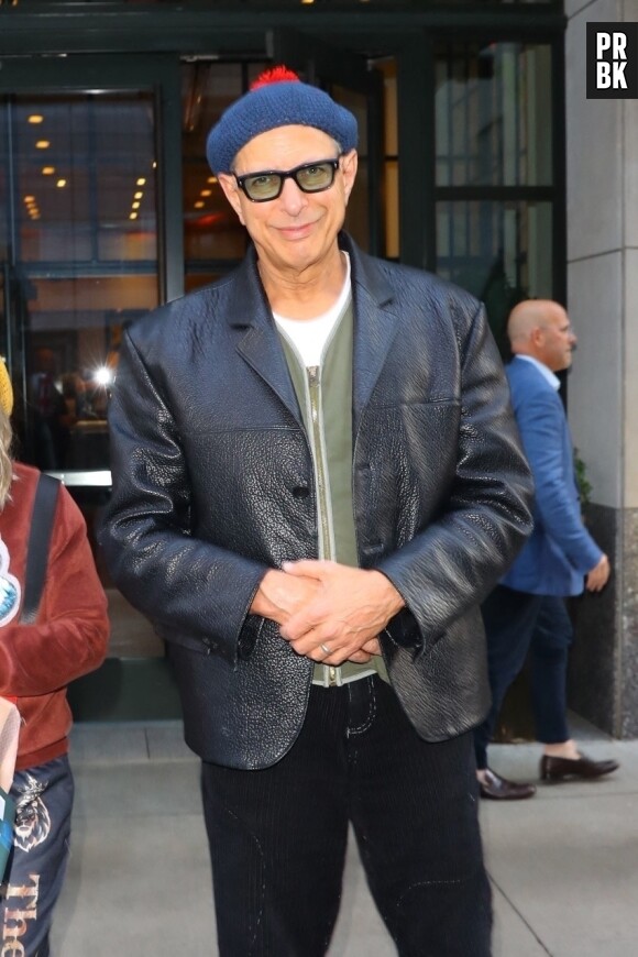 New York - Jeff Goldblum a été vu sortant de son hôtel de New York, toujours aussi charismatique après avoir assisté au Met Gala. Sur la photo : Jeff Goldblum