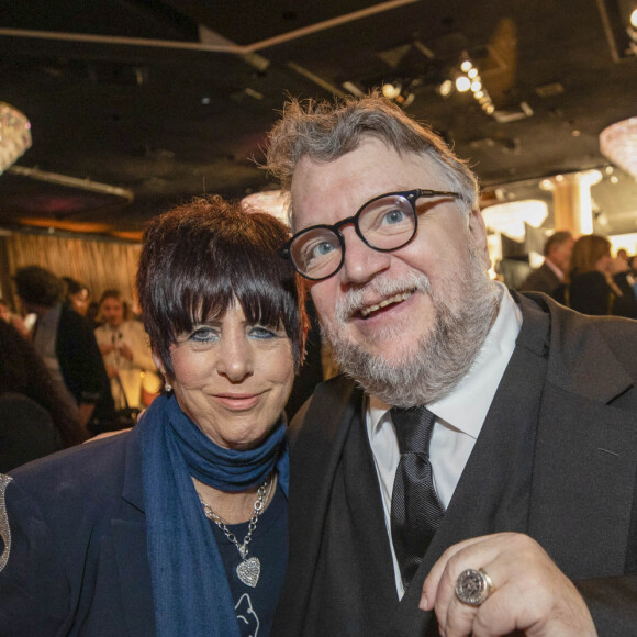 Diane Warren et Guillermo del Toro au déjeuner des nominés de la 95ème cérémonie des Oscars à Beverly Hills. Los Angeles, le 13 février 2023. 